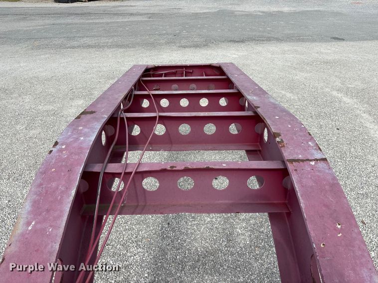 image for item EO4300 1994 Fontaine Specialized Inc. lowboy equipment trailer