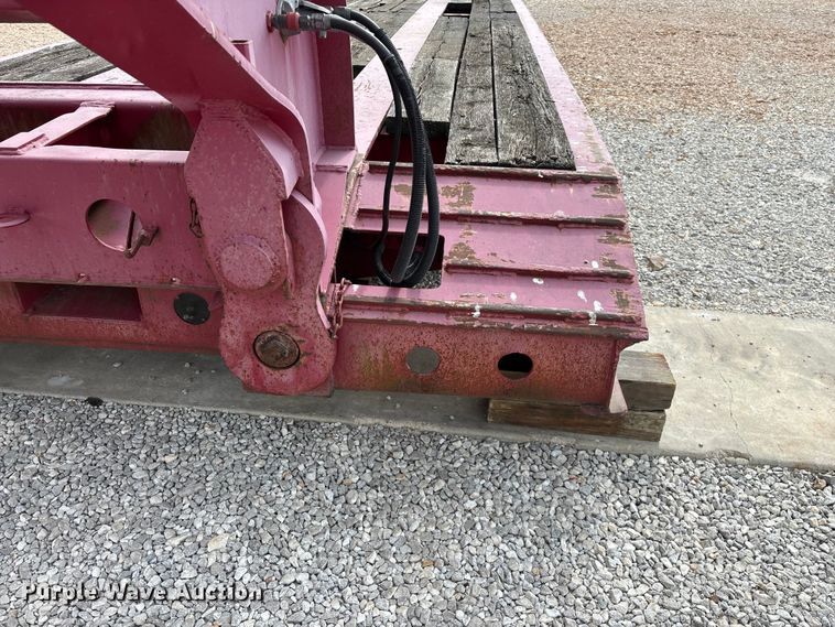 image for item EO4300 1994 Fontaine Specialized Inc. lowboy equipment trailer