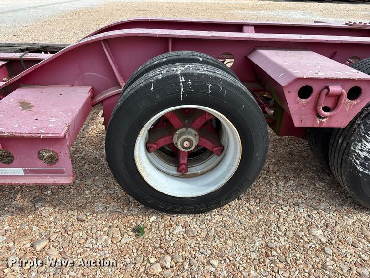 image for item EO4300 1994 Fontaine Specialized Inc. lowboy equipment trailer