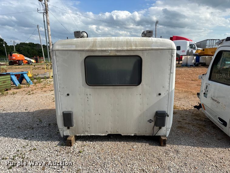 image for item EO4302 2015 Peterbilt 579 semi truck cab