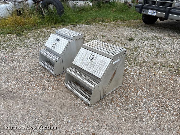 image for item EO4313 (2) truck steps