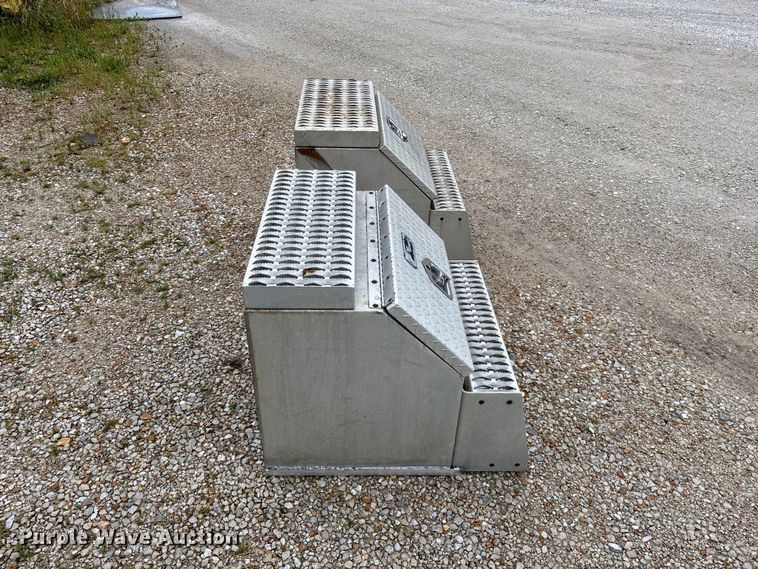 image for item EO4313 (2) truck steps