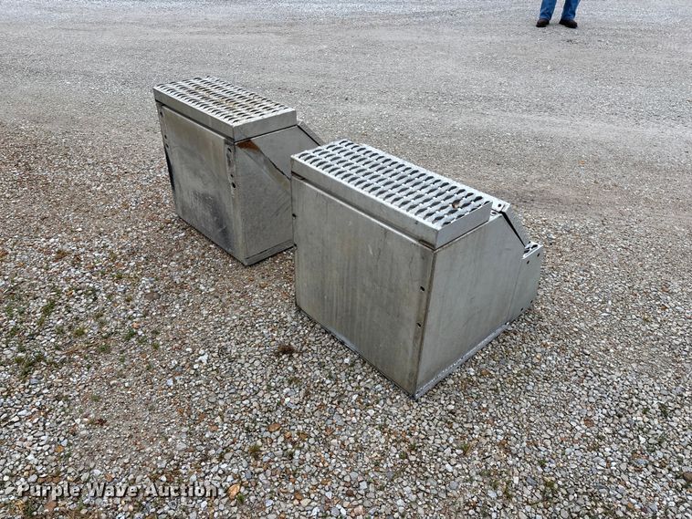image for item EO4313 (2) truck steps