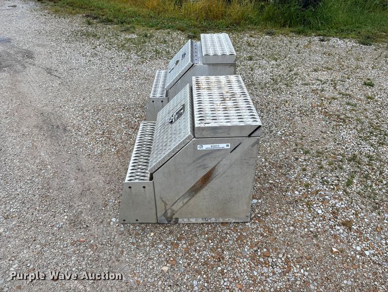 image for item EO4313 (2) truck steps