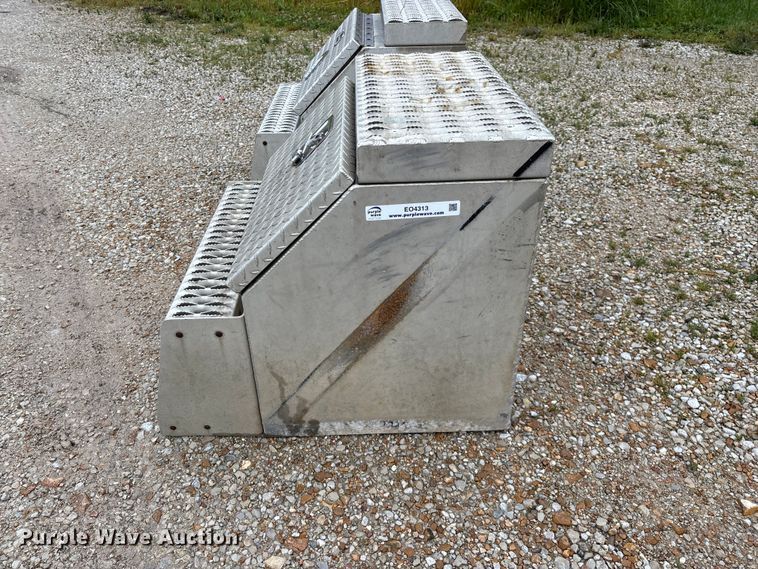 image for item EO4313 (2) truck steps