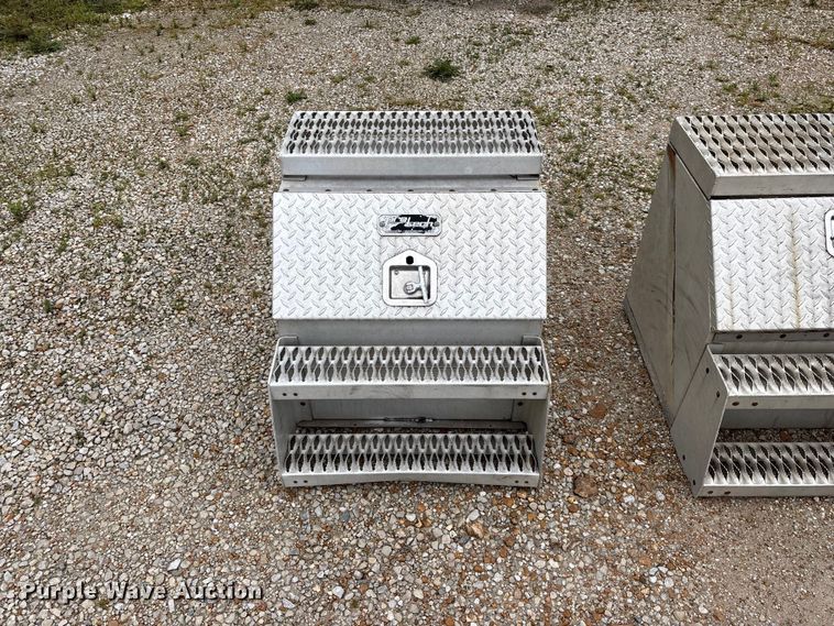 image for item EO4313 (2) truck steps