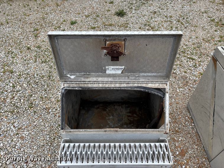 image for item EO4313 (2) truck steps