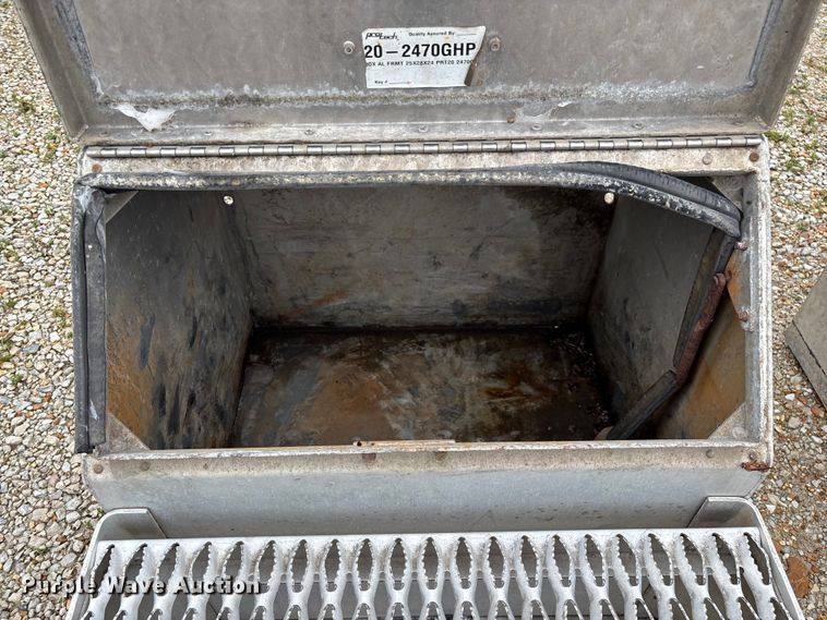image for item EO4313 (2) truck steps