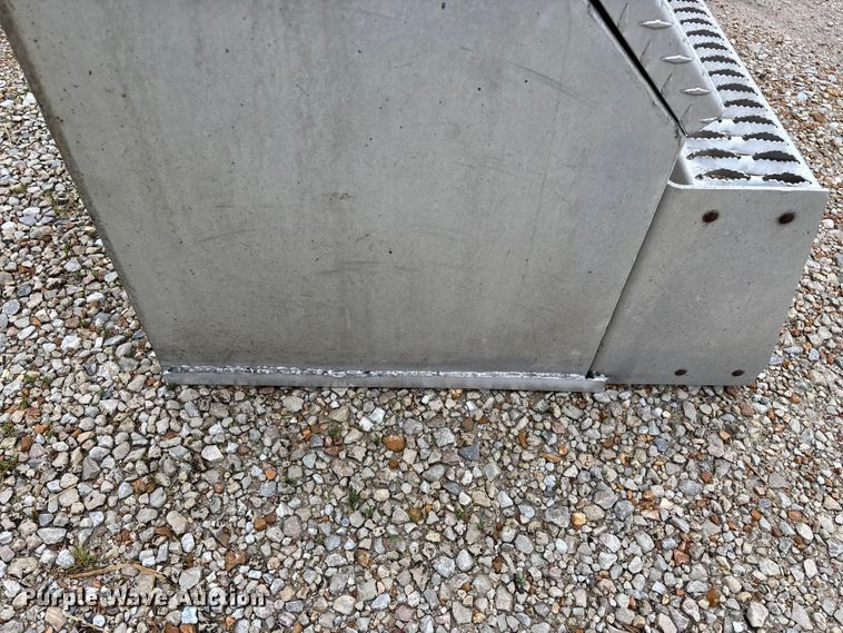 image for item EO4313 (2) truck steps