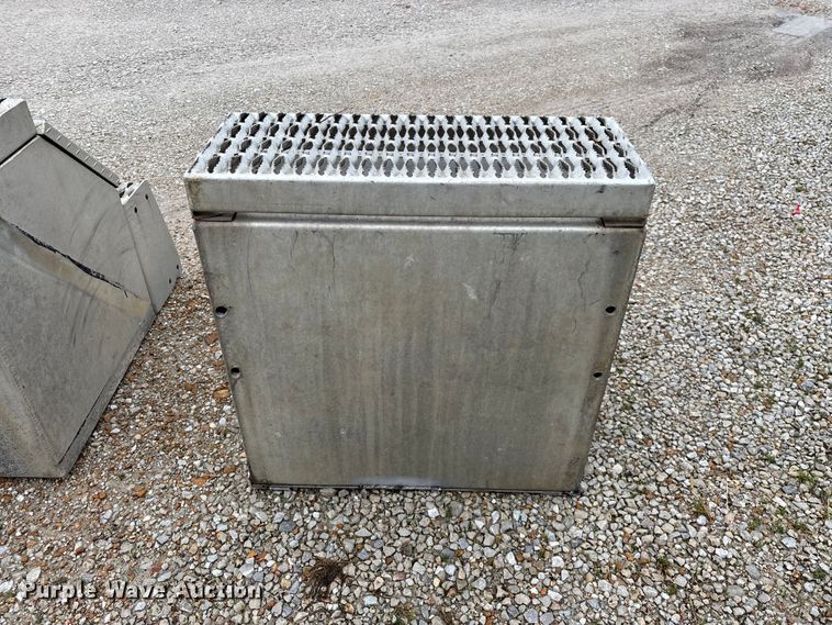 image for item EO4313 (2) truck steps