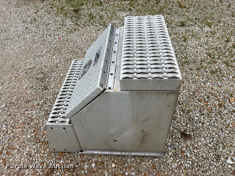 image for item EO4313 (2) truck steps