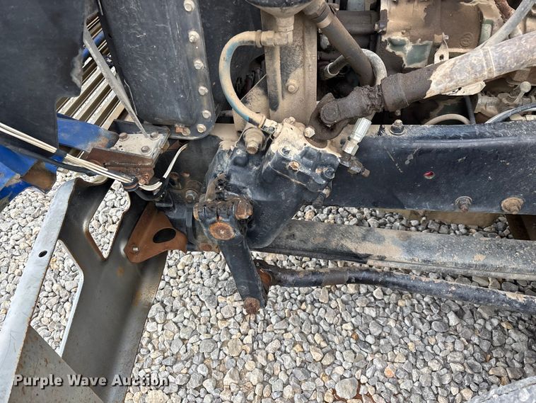 image for item EO4318 2000 Freightliner FLC truck cab and chassis