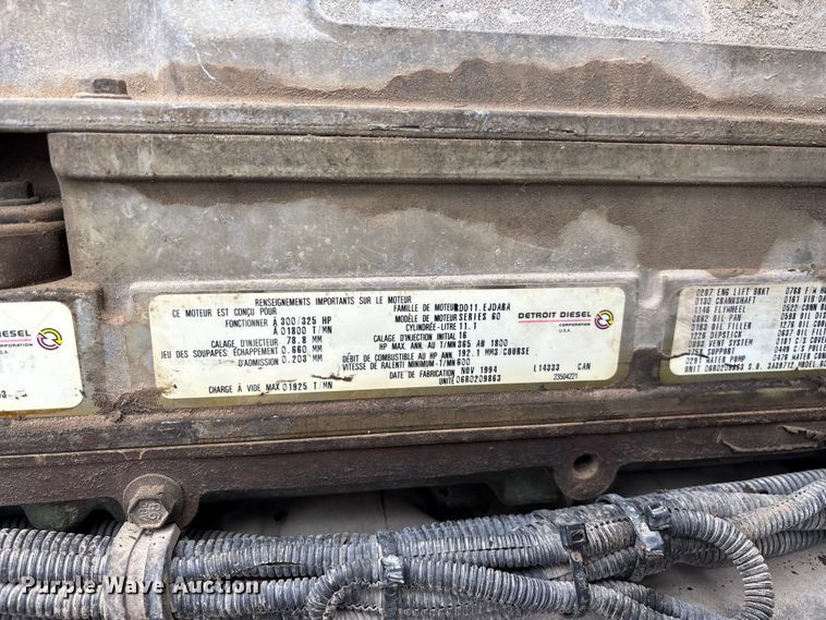 image for item EO4318 2000 Freightliner FLC truck cab and chassis