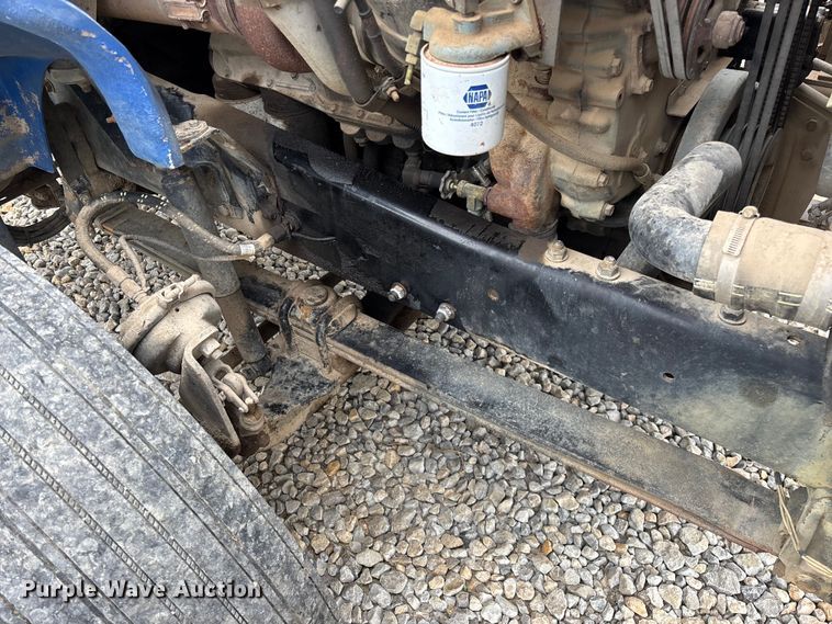 image for item EO4318 2000 Freightliner FLC truck cab and chassis