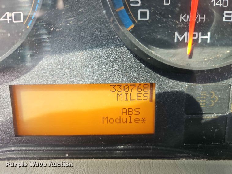 image for item EO7382 2009 International 8600 semi truck
