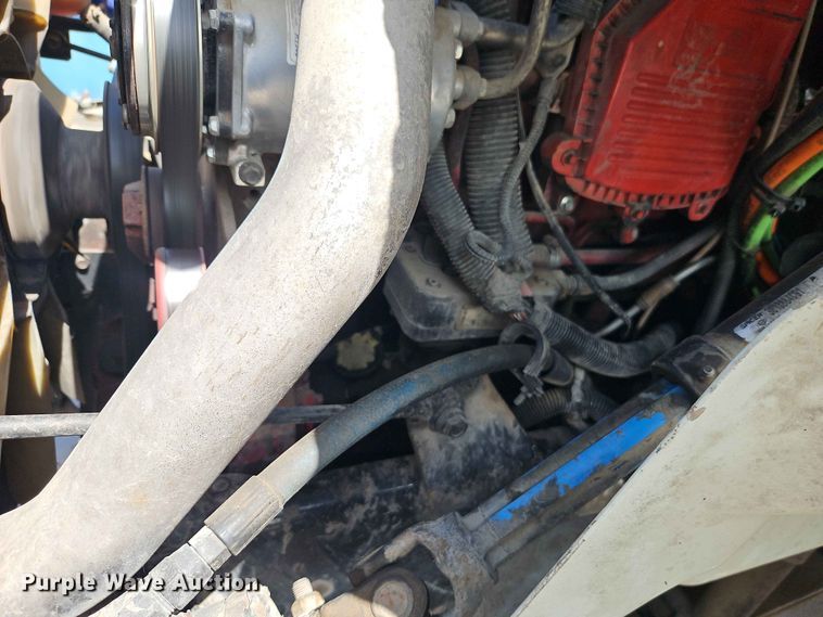 image for item EO7382 2009 International 8600 semi truck