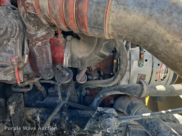 image for item EO7382 2009 International 8600 semi truck