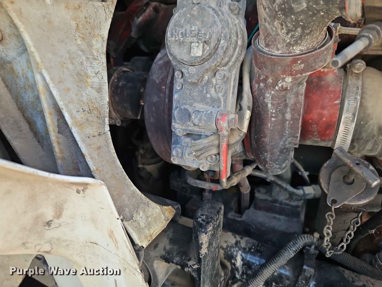 image for item EO7382 2009 International 8600 semi truck