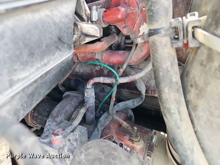 image for item EO7382 2009 International 8600 semi truck
