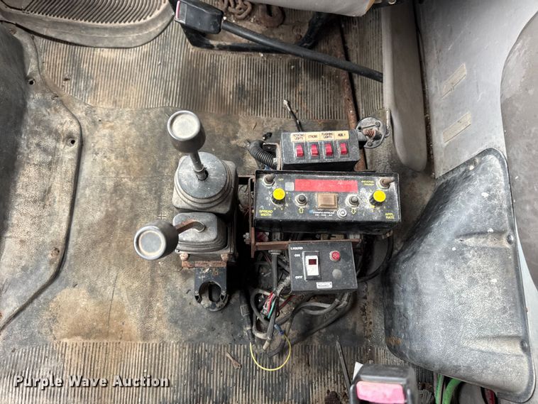 image for item ER0492 1996 International 4900 dump truck