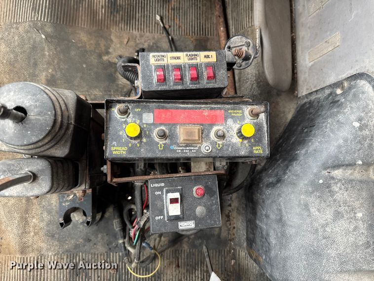 image for item ER0492 1996 International 4900 dump truck