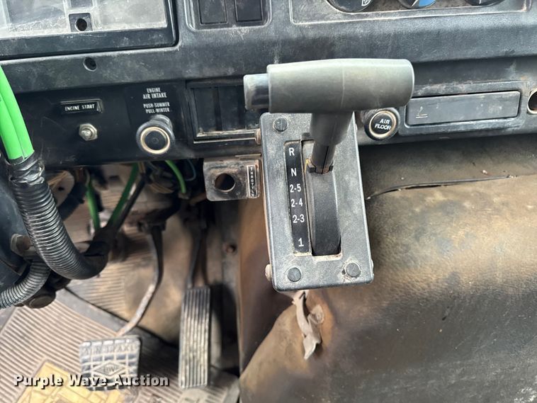 image for item ER0492 1996 International 4900 dump truck