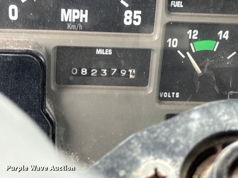 image for item ER0492 1996 International 4900 dump truck