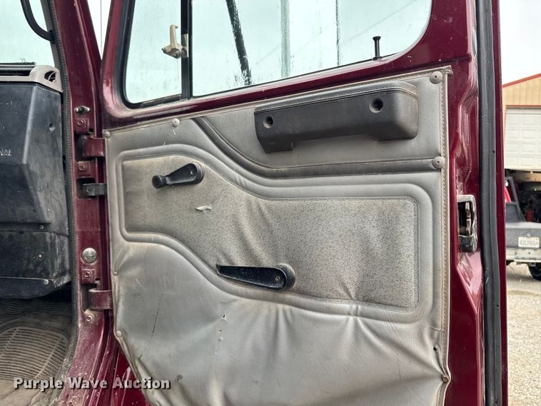 image for item ER0492 1996 International 4900 dump truck