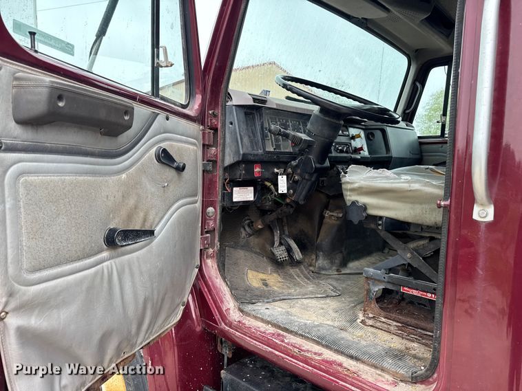 image for item ER0492 1996 International 4900 dump truck