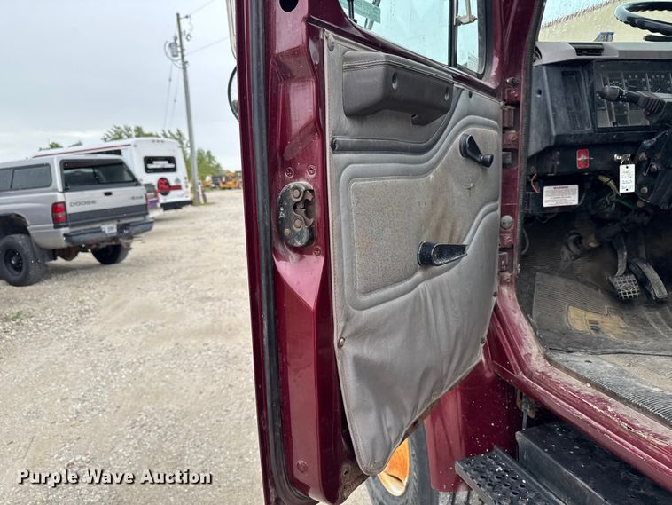 image for item ER0492 1996 International 4900 dump truck