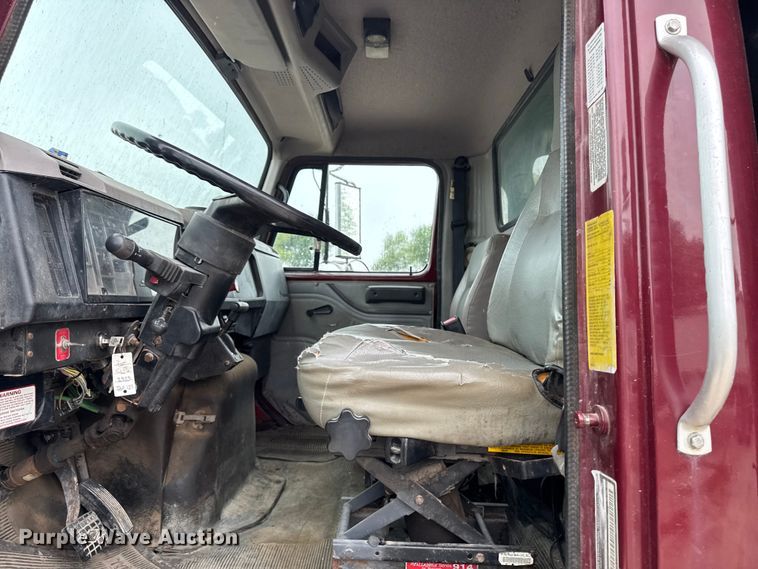 image for item ER0492 1996 International 4900 dump truck