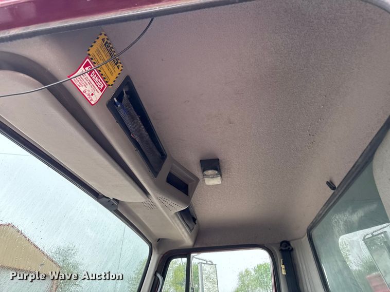 image for item ER0492 1996 International 4900 dump truck