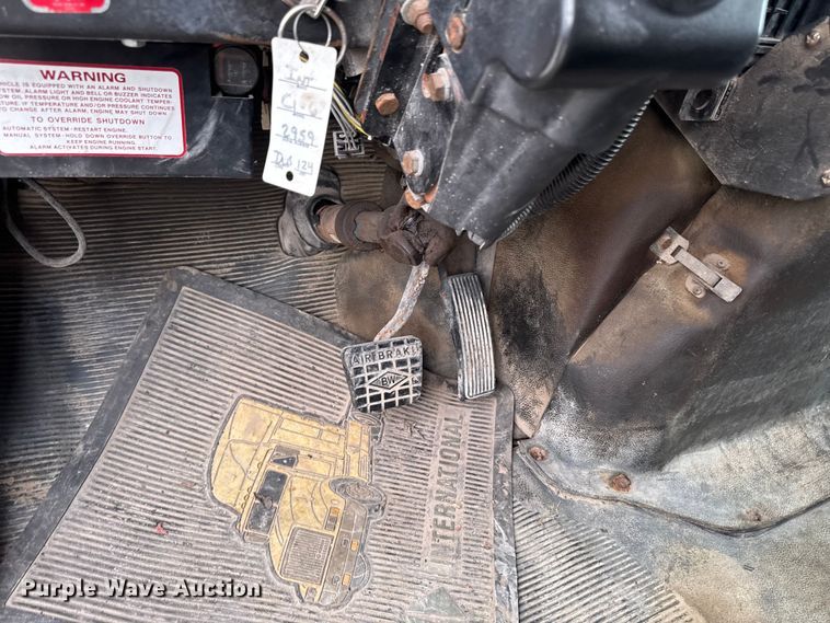 image for item ER0492 1996 International 4900 dump truck