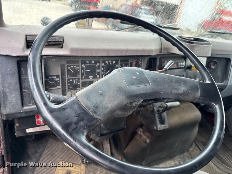 image for item ER0492 1996 International 4900 dump truck