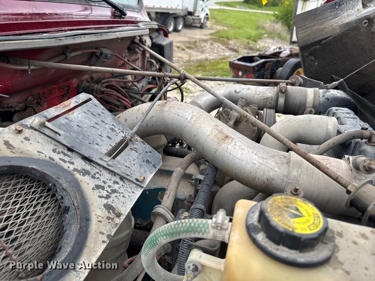 image for item ER0492 1996 International 4900 dump truck
