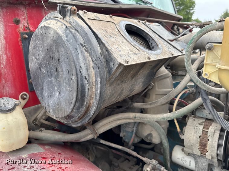 image for item ER0492 1996 International 4900 dump truck