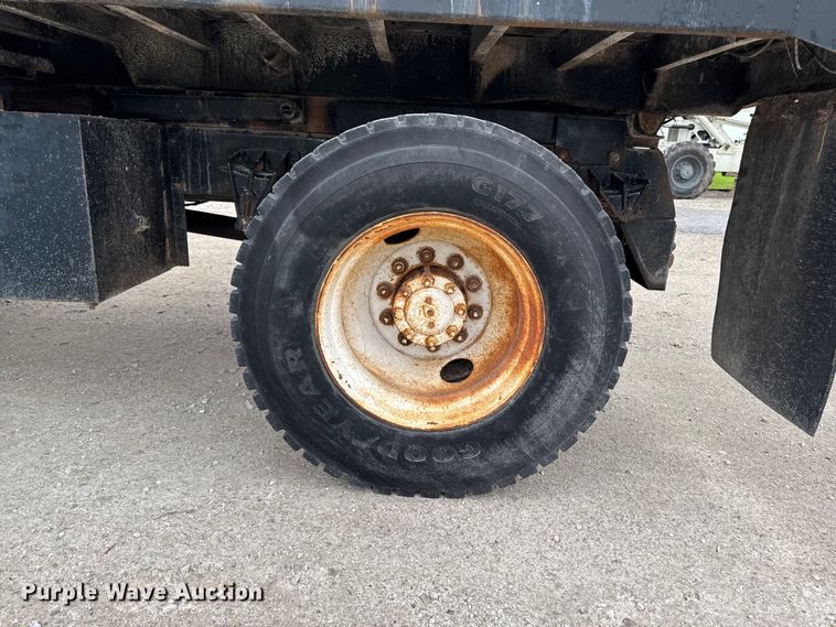 image for item ER0492 1996 International 4900 dump truck