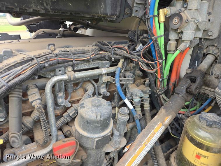 image for item ER1621 2016 Kenworth T880 semi truck