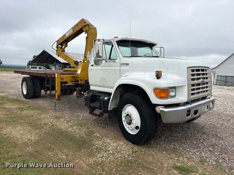 image for item ET2115 1995 Ford F700 crane truck