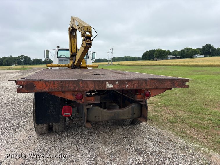 image for item ET2115 1995 Ford F700 crane truck