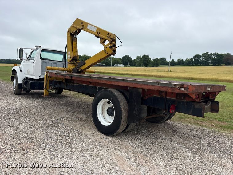 image for item ET2115 1995 Ford F700 crane truck