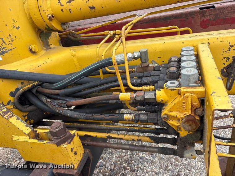 image for item ET2115 1995 Ford F700 crane truck