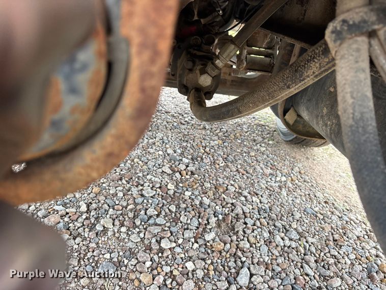 image for item ET2115 1995 Ford F700 crane truck