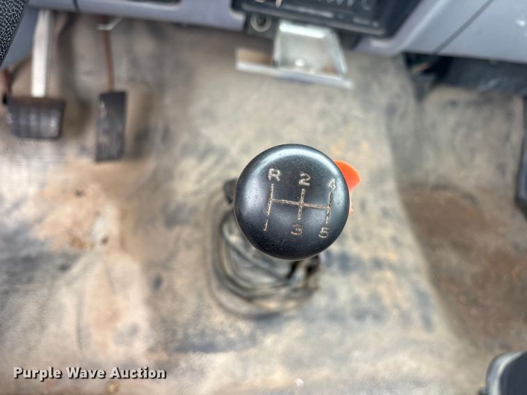 image for item ET2115 1995 Ford F700 crane truck
