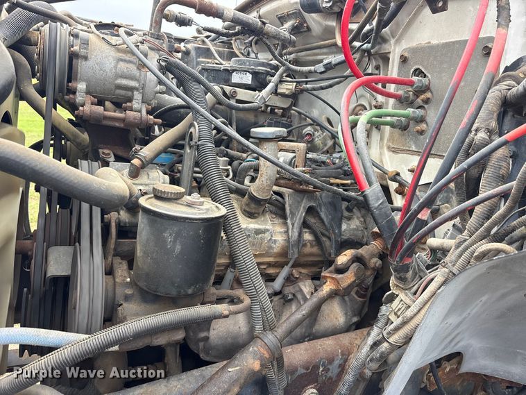image for item ET2115 1995 Ford F700 crane truck