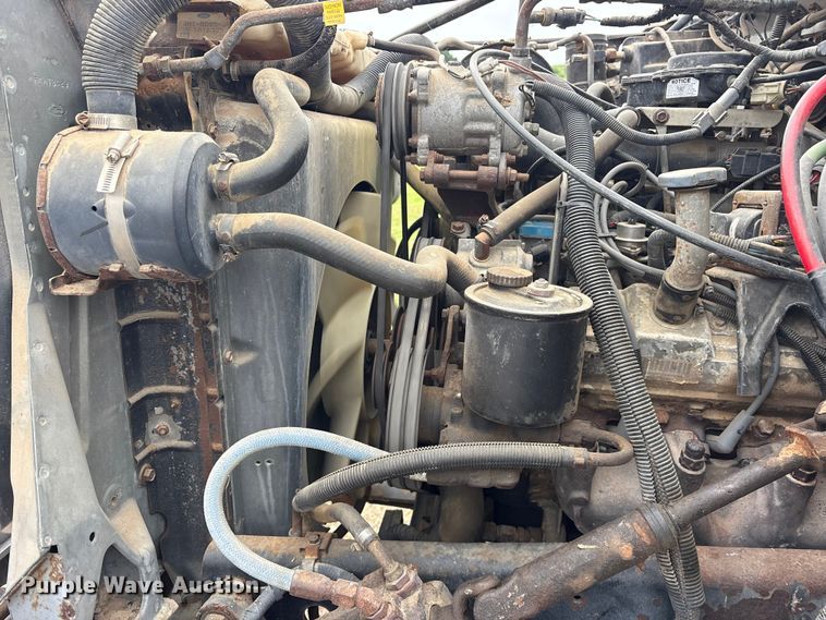 image for item ET2115 1995 Ford F700 crane truck