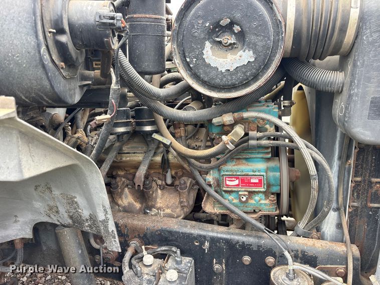 image for item ET2115 1995 Ford F700 crane truck
