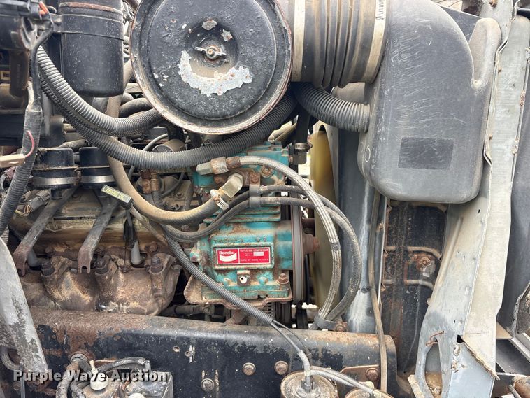 image for item ET2115 1995 Ford F700 crane truck