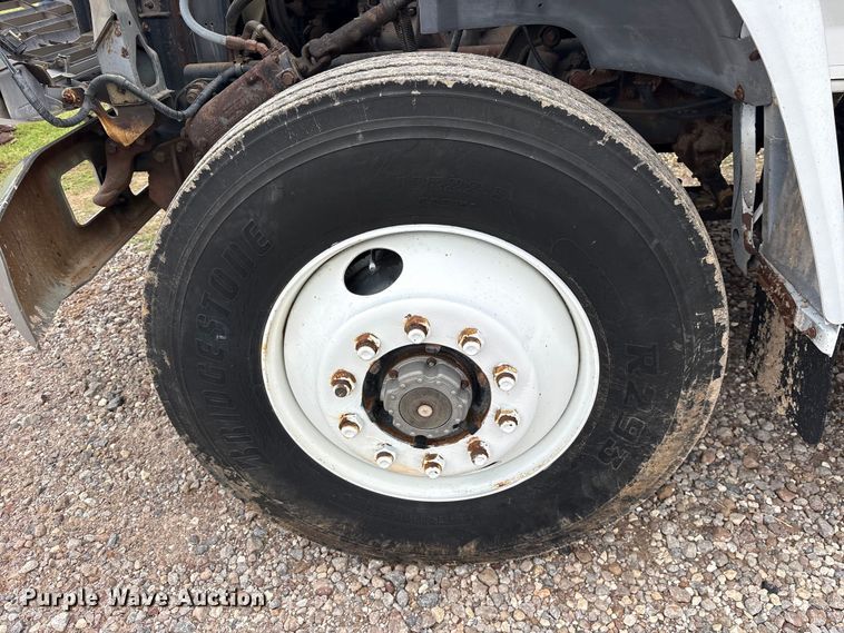image for item ET2115 1995 Ford F700 crane truck
