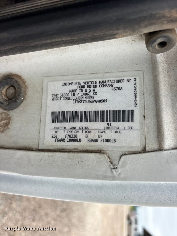 image for item ET2115 1995 Ford F700 crane truck